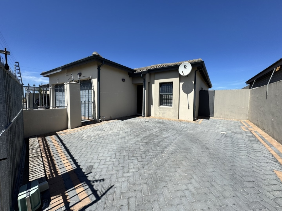 3 Bedroom Property for Sale in Parklands East Western Cape